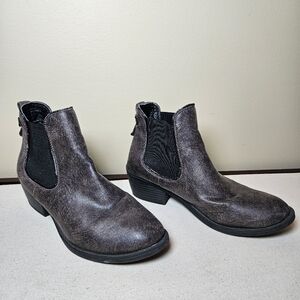 Soda Women’s Chelsea Faux Leather Ankle Boots — Size 6